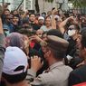 Demo di DPR Berujung Ricuh karena Massa Sopir Taksi Online Pergoki Pria Foto Pelat Nomor Mobil