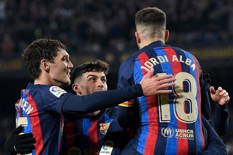 Para pemain Barcelona merayakan salah satu gol ke gawang Sevilla dalam laga lanjutan Liga Spanyol musim 2022-2023. Laga Barcelona vs Sevilla yang digelar di Stadion Camp Nou pada Senin (6/2/2023) dini hari WIB itu berakhir dengan skor 3-0 untuk kemenangan kubu Blaugrana.