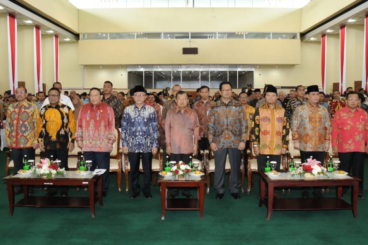 Peringatan Hari Konstitusi, Minggu (18/82019).