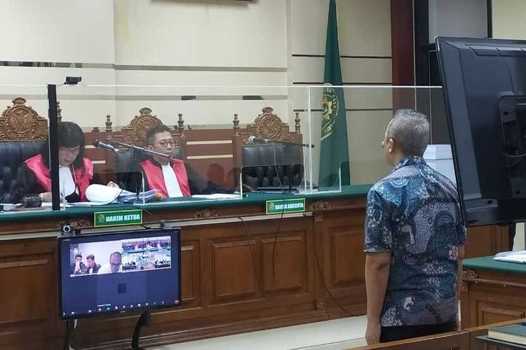 Eks Kajari Bondowoso divonis 7 tahun penjara oleh Pengadilan Tipikor Surabaya dalam kasus suap pengurusan perkara korupsi, Senin (22/4/2024).