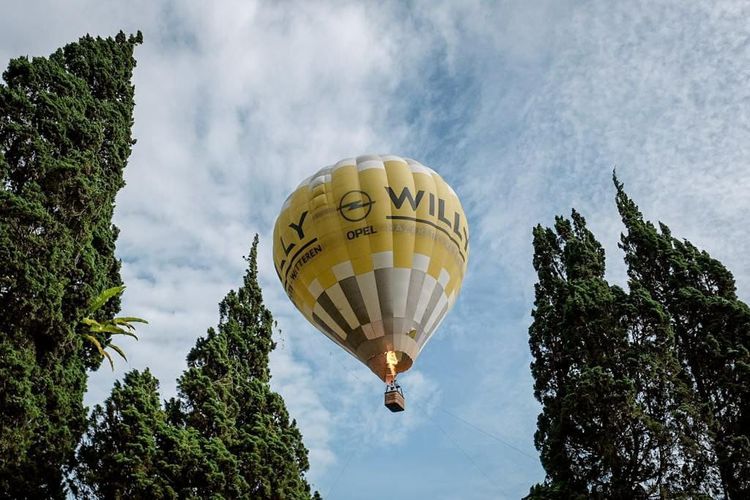 Atraksi balon udara dari Indonesia Terbang