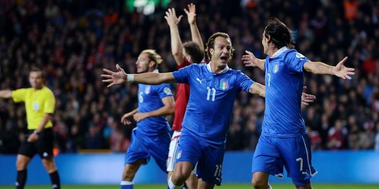 Gelandang Italia, Alberto Aquilani, seusai mencetak gol ke gawang Denmark pada lanjutan Kualifikasi Grup B Piala Dunia 2014 di Stadion Parken, Jumat atau Sabtu (12/10/2013) dini hari WIB. Italia bermain imbang 2-2 dengan Denmark. 