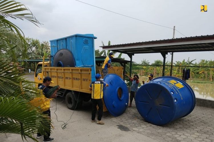 Kementerian PUPR Kerahkan Bantuan Sarpras Sanitasi di Lokasi Banjir Kudus Jawa Tengah dan Banjir Wajo Sulawesi Selatan
