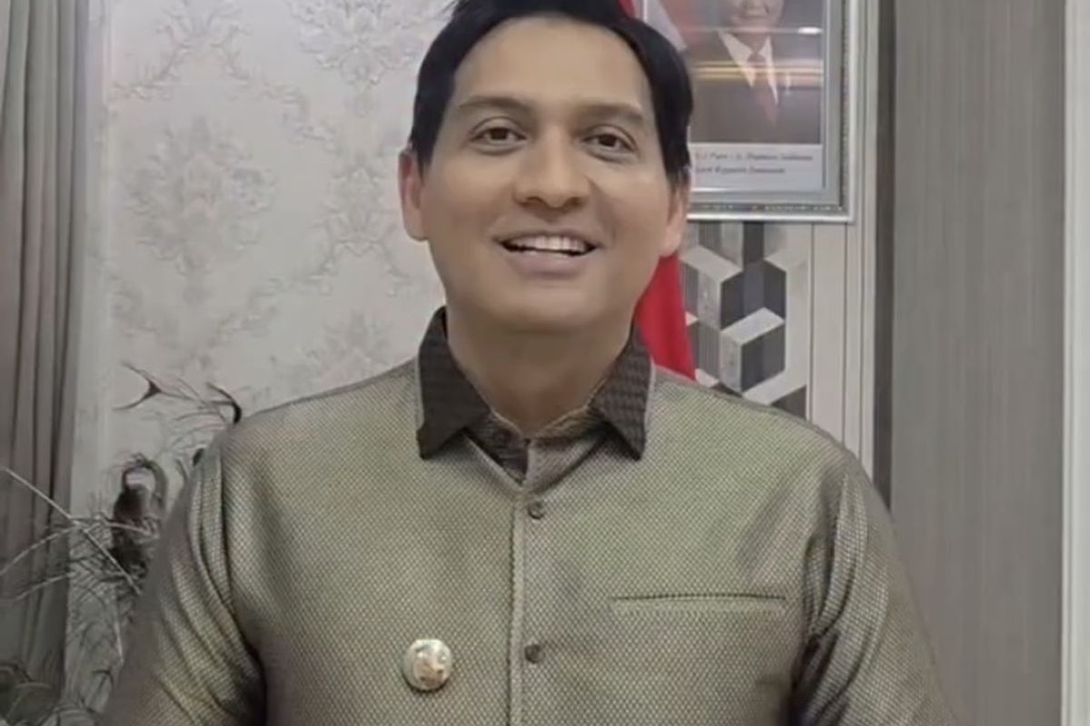 Tangkapan layar video peringatan dari Bupati Indramayu Lucky Hakim yang meminta masyarakat Indramayu waspada terkait modus penipuan yang mengaku-ngaku orang dekat bupati, Selasa (10/3/2026)