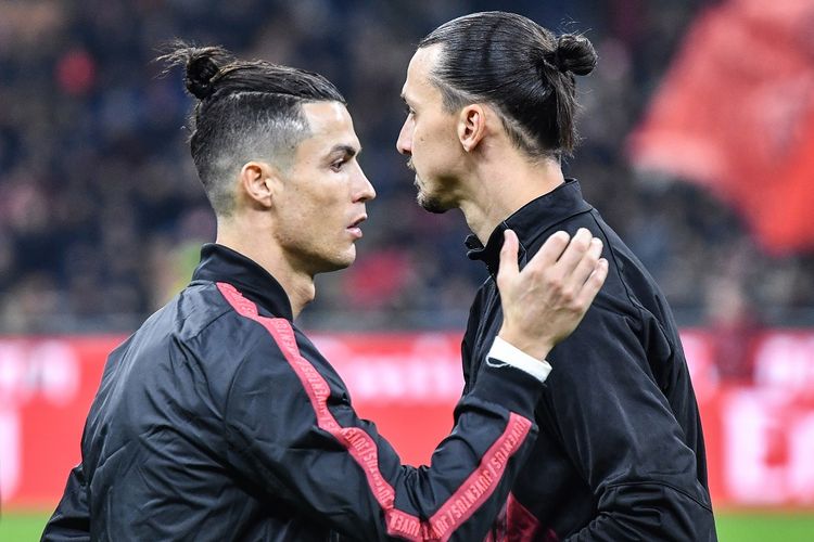 Cristiano Ronaldo (Juventus) dan Zlatan Ibrahimovic (AC Milan) saat berhadapan pada Coppa Italia, 13 Februari 2020.