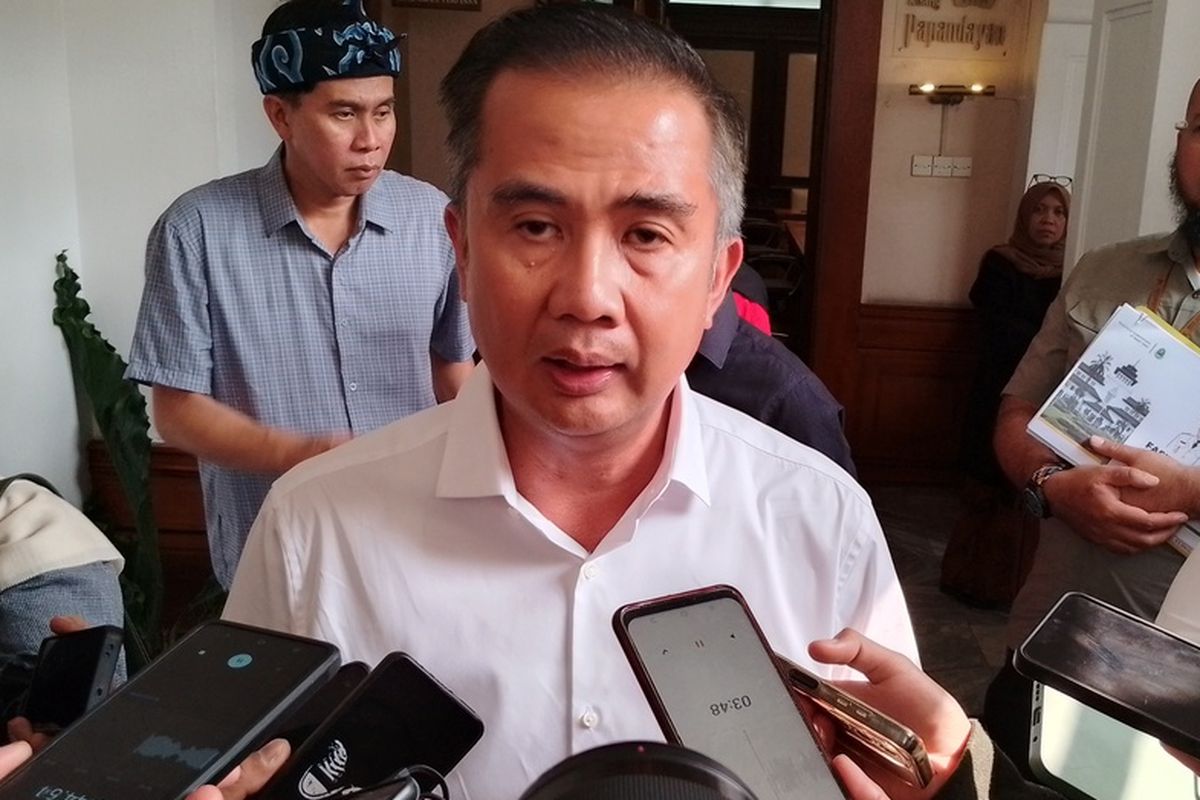 Pj Gubernur Jabar, Bey Machmudin  