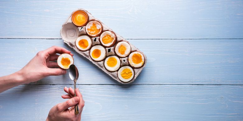 Ilustrasi telur rebus. Durasi merebus akan memengaruhi tingkat kematangan. 