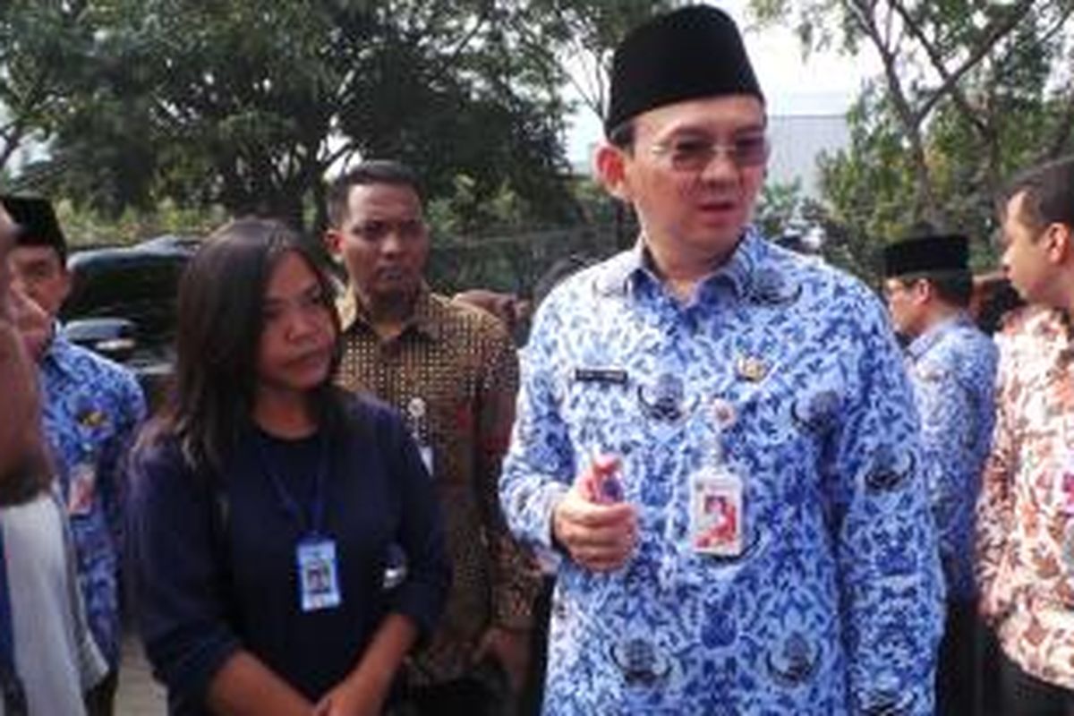 Saat Gubernur DKI Jakarta Basuki Tjahaja Purnama dicegat Pekerja Harian Lepas (PHL) Monas, Rabu (28/10/2015).