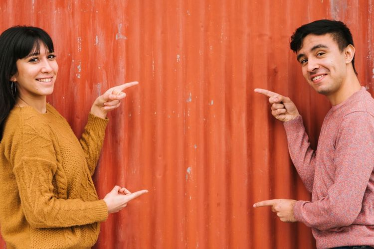 4 Perbedaan Zodiak Cancer Juni dan Juli, Tertutup dan Ekspresif