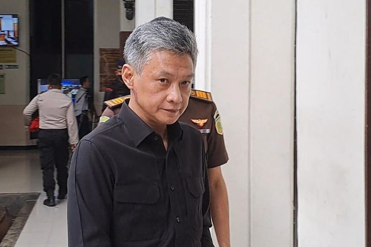 Terdakwa Brigjen Hendra Kurniawan saat menghadiri persidangan kasus obstruction of justice pembunuhan berencana Brigadir Nofriansyah Yosua Hutabarat atau Brigadir J dengan agenda pembacaan pleidoi atau nota pembelaan di Pengadilan Negeri Jakarta Selatan (PN Jaksel), Jumat (3/2/2023). 