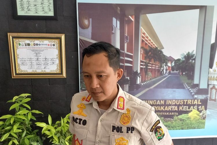 Kepala Satpol PP Kota Yogyakarta Octo Noor Arafat saat ditemui di PN Yogyakarta, Rabu (6/9/2023)