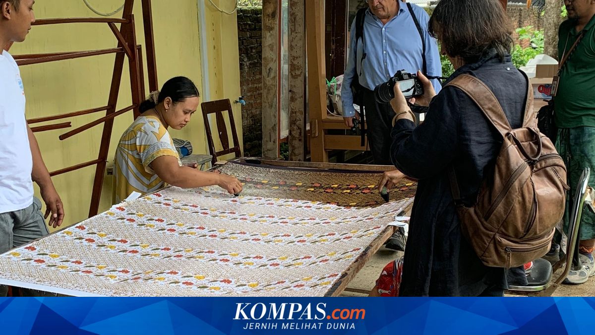 KOMPAS.com - Nama Gabungan Industri Pariwisata Indonesia (GIPI) dihapus dari Undang Undang Kepariwisataan Nomor 10 Tahun 2009. Menyikapi hal ini, pihak GIPI akan mengirimkan surat ke Presiden RI Prabowo Subianto. "Ini sedang berproses, karena Paripurna sudah mengesahkan, jadi jalan ke Presiden. Nanti dari GIPI akan segera melayangkan surat kepada Presiden, dengan tembusan tentunya kepada Menteri Sekretaris Negara, untuk ini menjadi perhatian." Pernyataan tersebut disampaikan oleh Ketua Umum Gabungan Industri Pariwisata Indonesia (GIPI) Hariyadi Sukamdani dalam acara Press Conference DPP GIPI tentang Menilik Kondisi Pariwisata di tengah dinamika Undang-Undang Pariwisata Terbaru, yang Kompas.com pantau secara daring, Minggu (12/10/2025). Ia melanjutkan, hal ini penting untuk menjadi perhatian, sebab pihak GIPI tidak dilibatkan dalam diskusi terkait penghapusan GIPI dari Undang Undang Kepariwisataan. Sebelumnya, kata Hariyadi, aspek yang menjadi pembahasan bersama GIPI yaitu terkait BLU (Badan Layanan Umum) Pariwisata dan Indonesia Tourism Board.