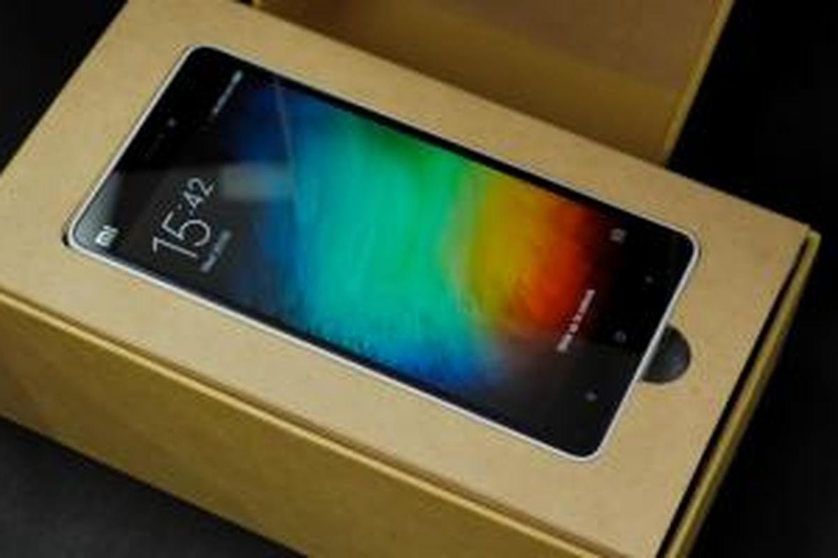 Ponsel Xiaomi Mi 4i dalam kardus penjualannya