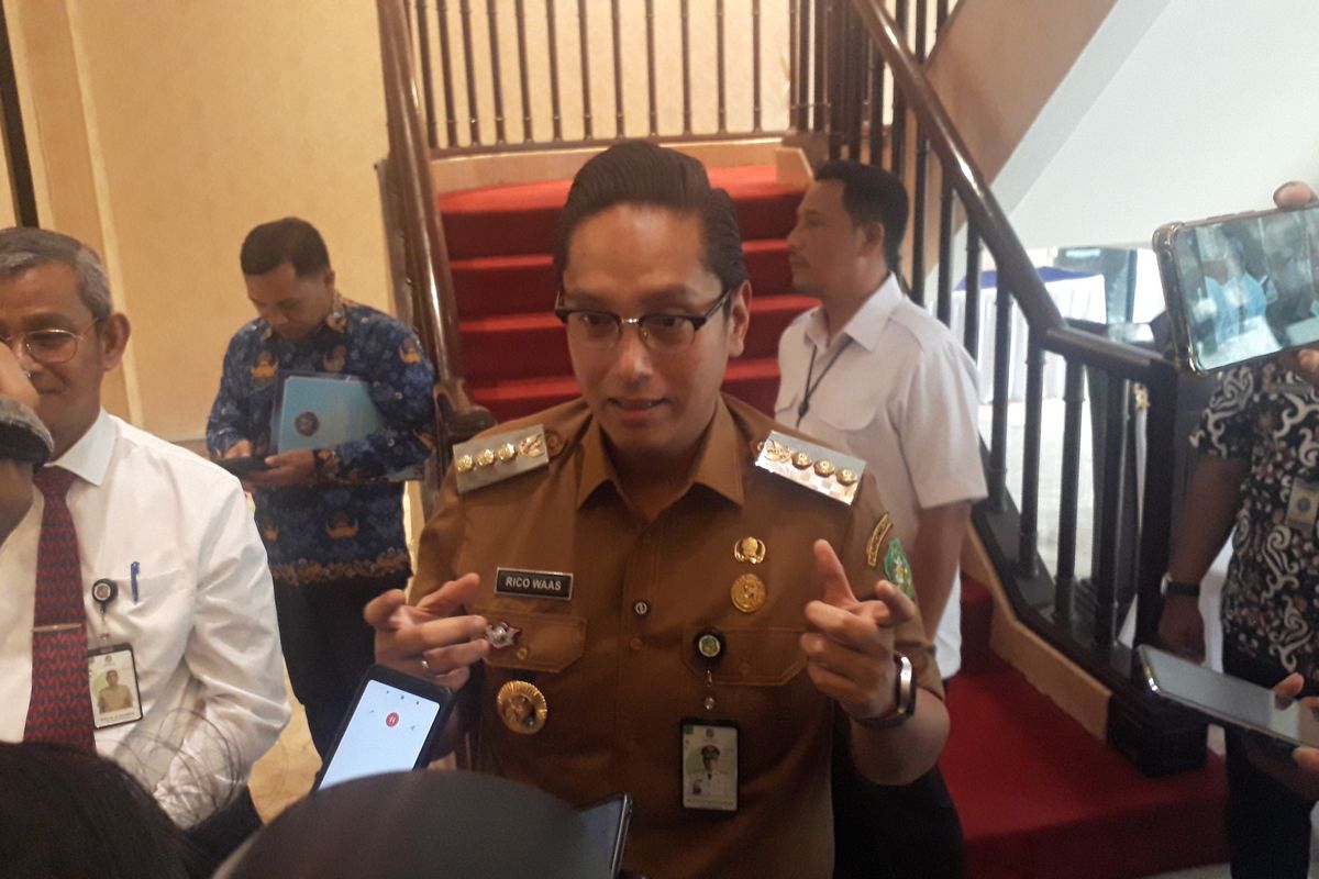 Wali Kota Medan, Rico Tri Putra Bayu Waas, saat memberikan keterangan kepada awak media di Kantor Wali Kota Medan di Kapten Maulana Lubis, Medan, Senin (2/6/2025).