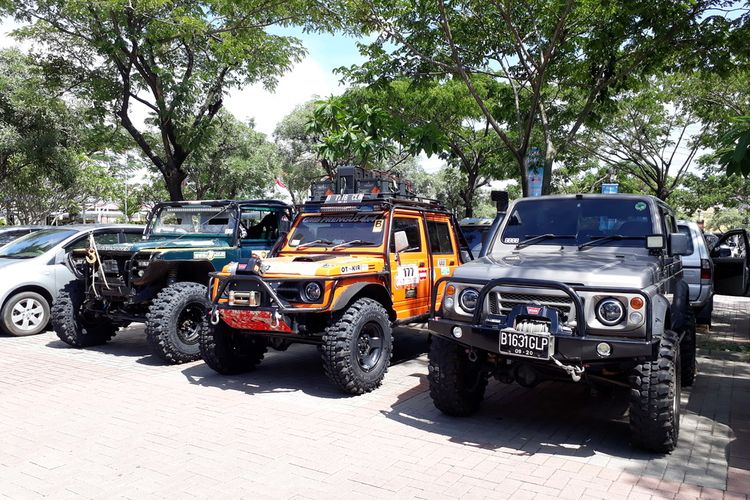 Ilustrasi modifikasi mobil offroad