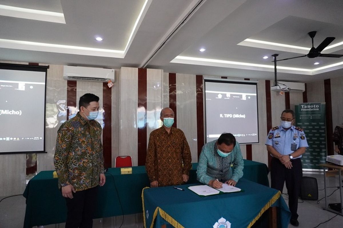 Penandatanganan kerja sama penanganan stunting antara Tanoto Foundation dengan Poltekesos, di Kampus Poltekesos, Jalan Ir. H. Juanda Nomor 367, Bandung, Selasa (3/11/2020).