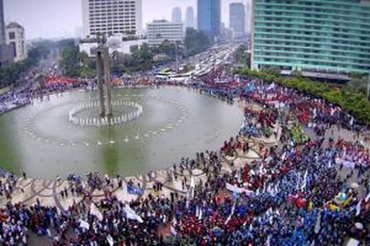 Aksi buruh di May Day (Hari Buruh) 2014 direkam dari udara menggunakan drone.