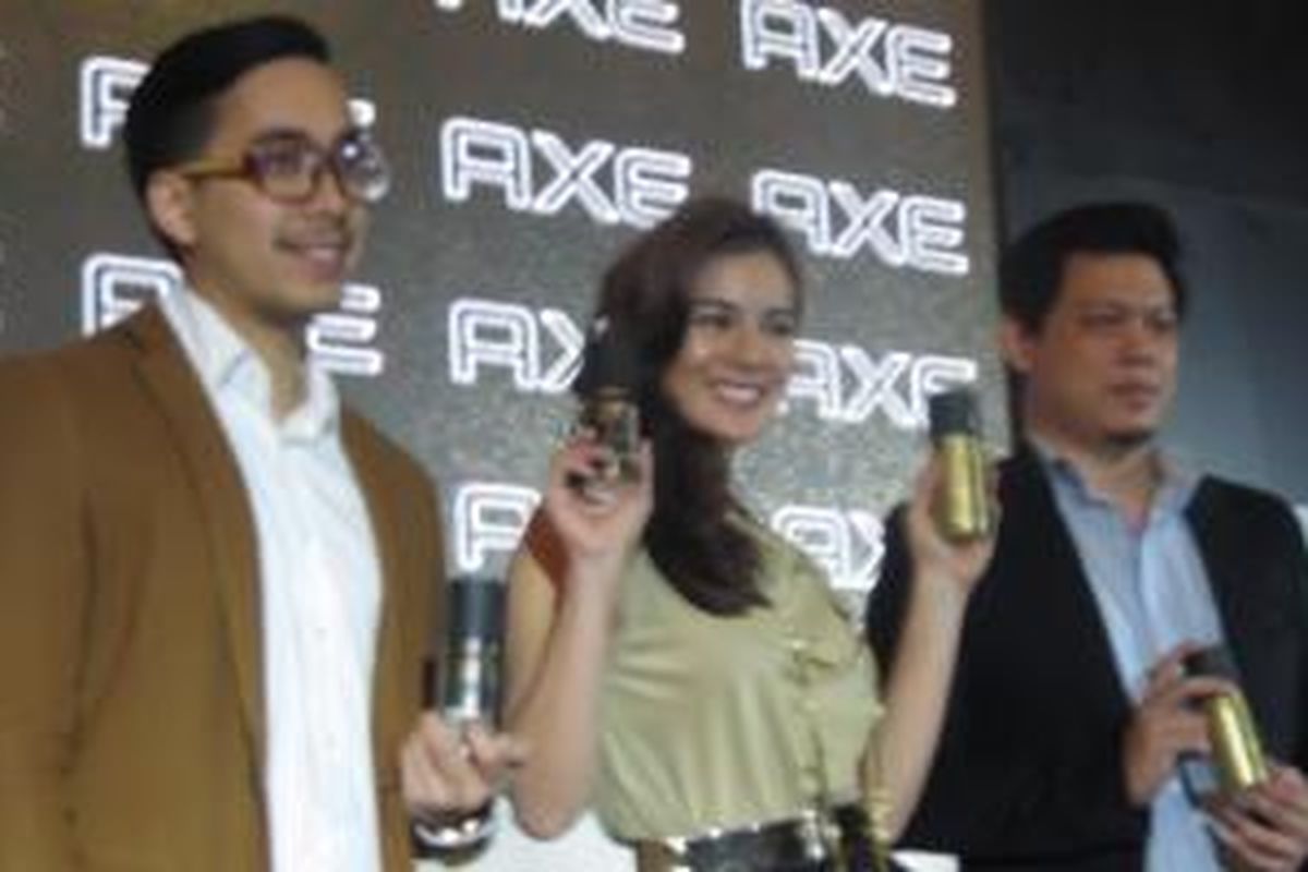 Astrid Tiar dalam peluncuran dua varian Axe, deodorant bodyspray di Jakarta, Kamis (26/6/2014).