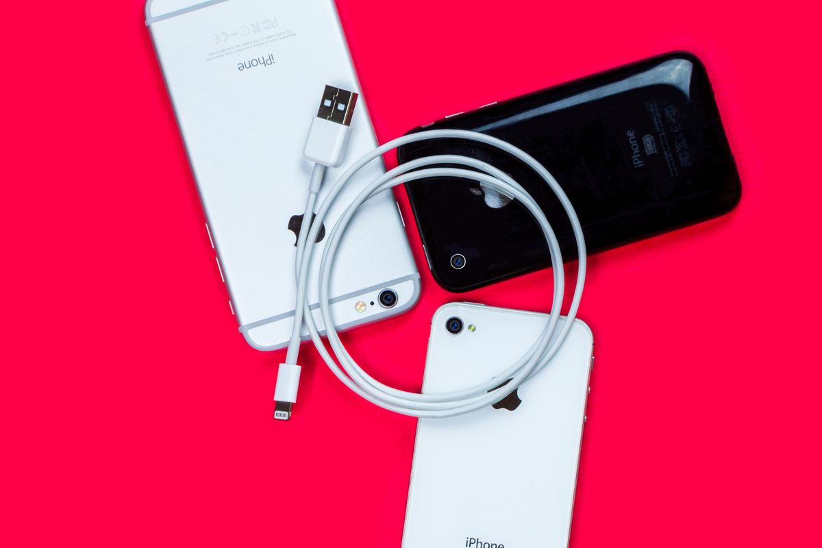 Kabel dan port Lightning yang telah menemani iPhone selama 11 tahun terakhir.