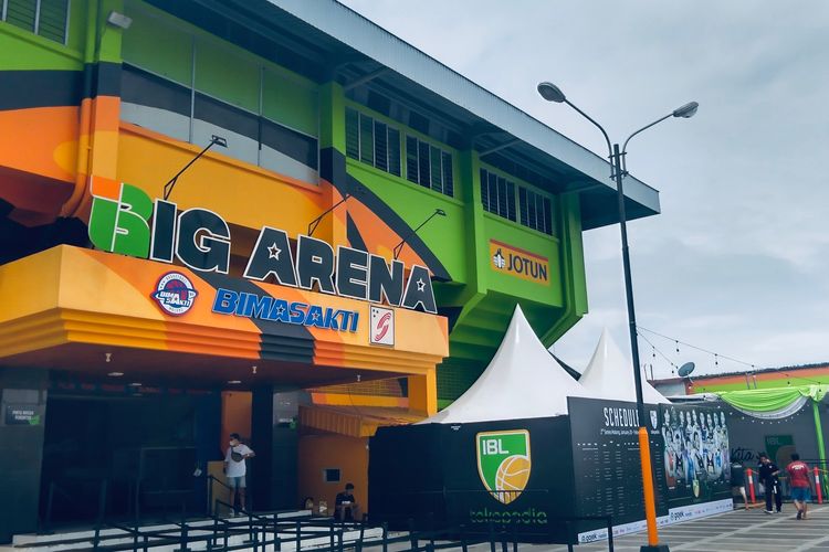 GOR Bimasakti tampak depan yang digunakan sebagai venue Indonesia Basketball League 2023 seri 2 yang akan berlangsung mulai 28 Januari sampai 4 Februari 2022 di Sukun Kota Malang.