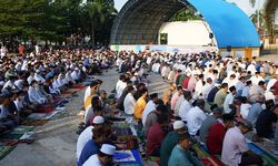 Kurangi Sampah Lebaran, Akademisi Ajak Shalat Id Tanpa Koran