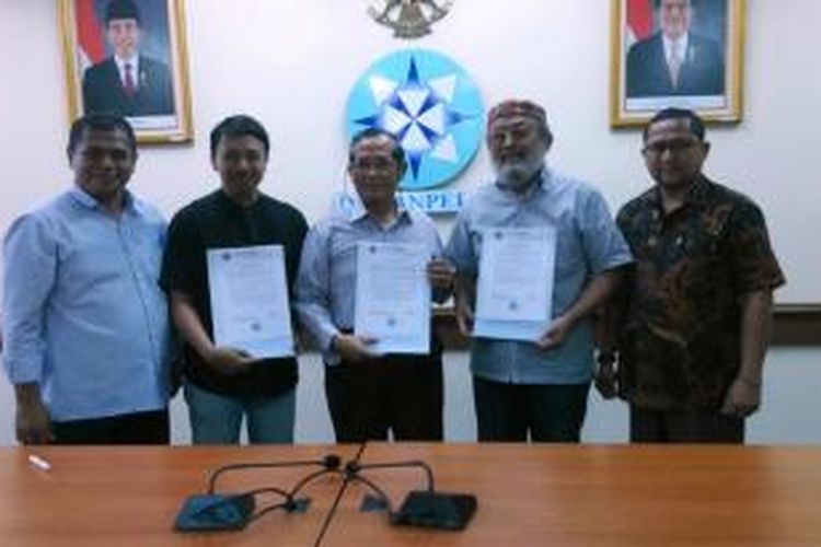 Mediasi Kompas.com dan YPP Al Kamal Jakarta di Dewan Pers, Rabu (23/12/2015). Dari kiri ke kanan: Ismanto (Dewan Pers), Tri Wahono (Kompas.com).M Ridlo Eisy (Dewan Pers), KGPH Soeryo Soedibyo Mangkoehadiningrat (YPP Al Kamal Jakarta), dan Mohammad Zuhryanto SE (YPP Al Kamal Jakarta).