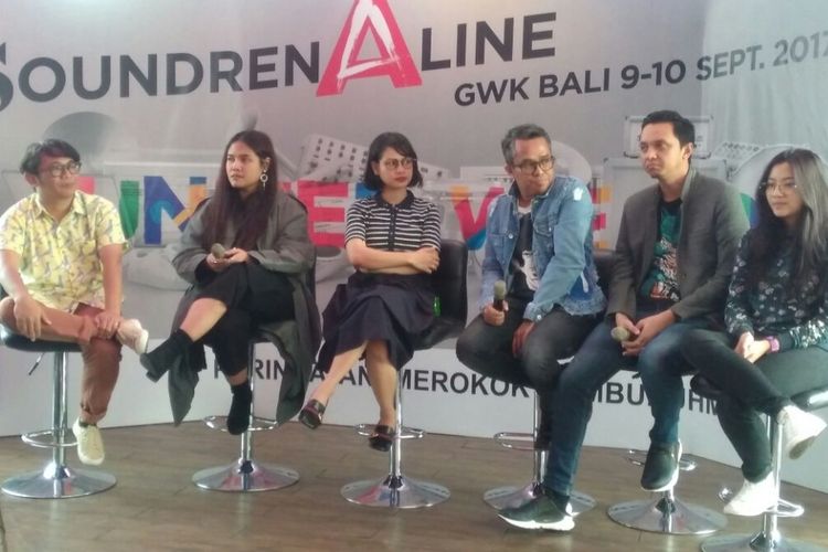Para penampil Soundrenaline saat jumpa pers di Bexter Smith Senopati, Jakarta Selatan, Selasa (11/7/2017).