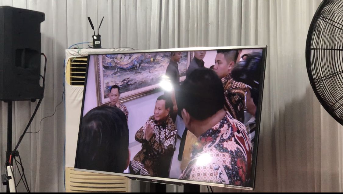 Prabowo Disambut Kapolri lalu Duduk Bersama dalam 