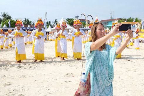 Wisman Takjub, 1.500 Penari Tampil di Festival Nusa Penida 2017