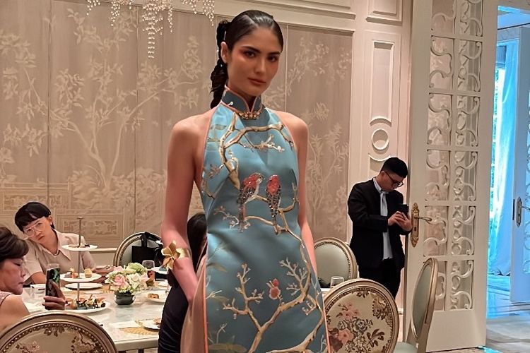 Salah satu koleksi Chinese New Year Collection 2024 Sebastian Gunawan Signature