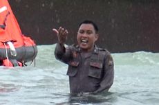 Aksi Heroik Polisi Barru Berenang Terjang Ombak Selamatkan Penumpang Kapal Kandas