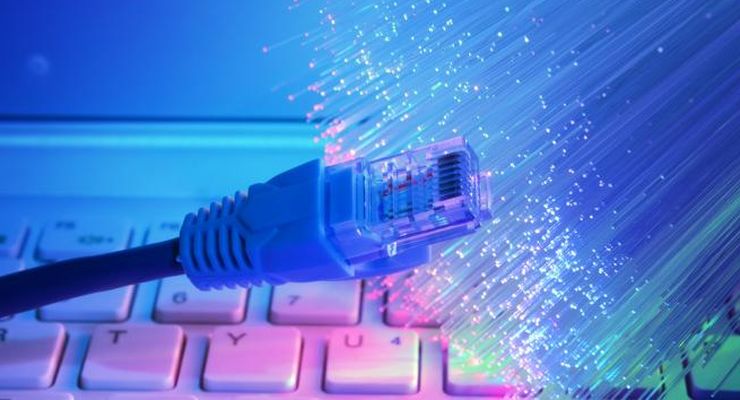Internet Kuantum Tak Lagi Mimpi: Ini Chip yang Bisa Kirim Qubit Lewat Jaringan Biasa