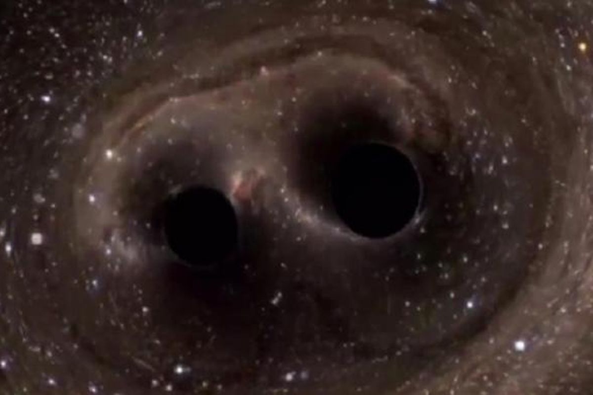 Dua lubang hitam yang berada pada jarak 1,3 miliar tahun cahaya menjadi satu, menghasilkan gelombang gravitasi yang terdeteksi instrumen LIGO. Gelombang gravitasi itu membuktikan kebenaran teori Einstein. 