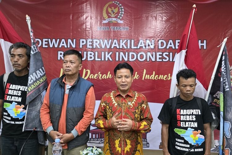 Warga Brebes Aksi Jalan Kaki 180 Km, Desak Pembentukan Kabupaten Brebes Selatan