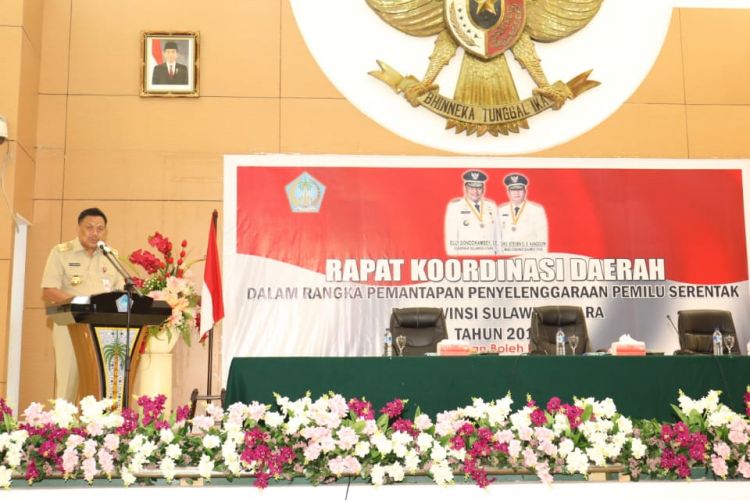 Gubernur Sulawesi Utara (Sulut), Olly Dondokambey saat memberikan sambutan pada Rapat Koordinasi Daerah (Rakorda) dalam rangka pemantapan penyelenggaraan Pemilu Serentak yang digelar di Auditorium Mapalus, Senin (25/2/2019).
