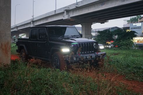 [VIDEO] Jeep Gladiator, Double Cabin Para Sultan