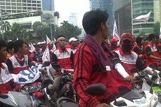 Pawai Motor, Mayoritas Buruh Tak Pakai Helm