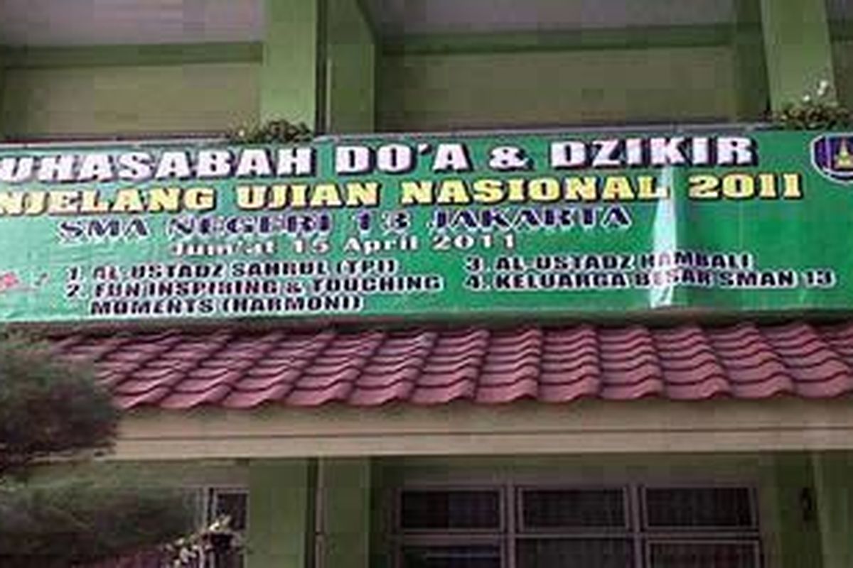 SMAN RSBI 13 Jakarta Utara akan menggelar istigasah mulai 18.30 sampai pukul 05.00 WIB pada Jumat (15/4/2011) atau tiga hari menjelang UN digelar, Senin (18/4/2011). 