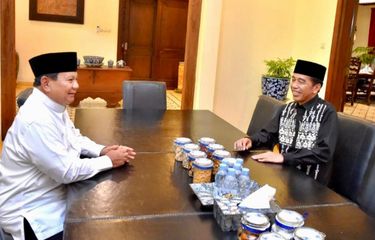 Ketua Umum Gerindra Prabowo Subianto ketika diterima silaturahmi dengan Presiden Joko Widodo di kediamannya di Solo, Sabtu (22/4/2023).