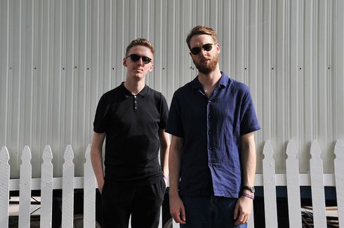 Lirik dan Chord Lagu I Just Wanna Go Back - HONNE