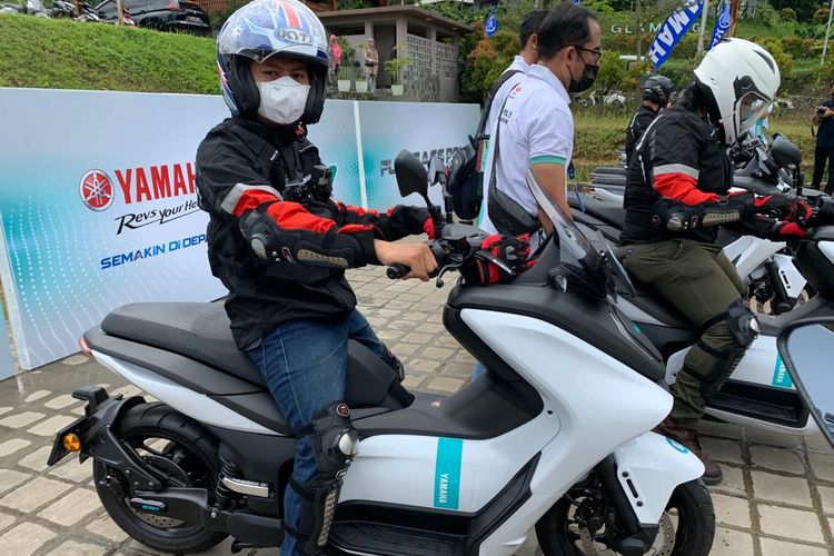 Ilustrasi motor listrik Yamaha E01