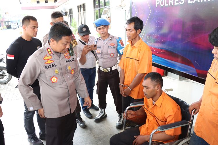 Tiga pelaku perampokan juragan gabah di Lampung Timur yang ditangkap polisi, Senin (27/2/2023) dini hari tadi.