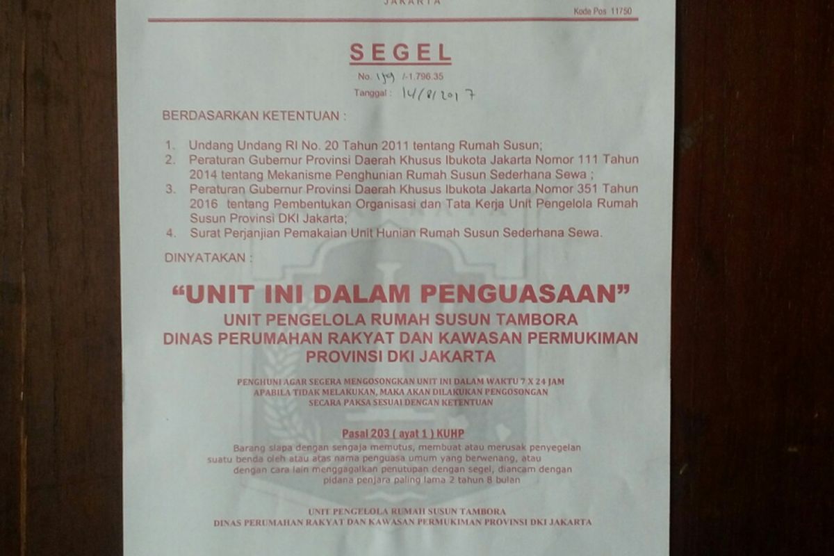 Sejumlah unit hunian di Rusunawa Tambora disegel oleh pengelola karena penghuni telat membayar sewa, Senin (14/8/2017).