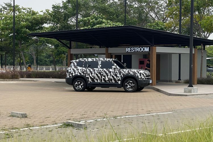 Mobil yang diduga Jetour T1 tertangkap kamera Kompas.com di PIK 2