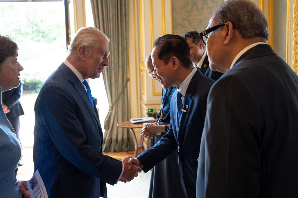 Menteri LH bertemu  Raja Charles III di Puri Lancaster, London. 