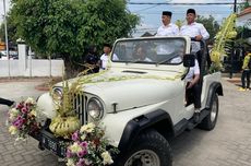 Daftar ke KPU Madiun, Paslon Harmonis Naik Jip Diarak Bak Pengantin