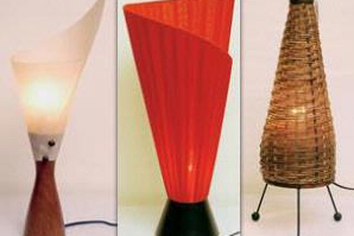 Selain berfungsi untuk pencahayaan ruang, lampu meja juga bisa berfungsi sebagai dekorasi ruang.