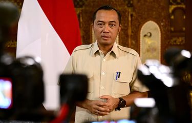 Menteri Sekretaris Negara Prasetyo Hadi usai ikut rapat terbatas di kediaman Presiden Prabowo Subianto di Hambalang, Bogor, Jawa Barat, pada Sabtu (6/12/2025)