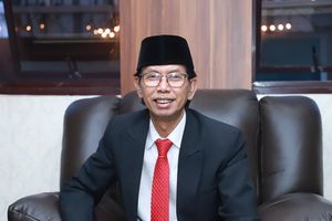 Profil Adi Sutarwijono, Ketua DPRD Surabaya yang Meninggal Dunia di Jakarta