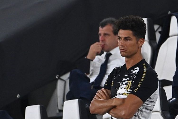 Ekspresi Cristiano Ronaldo pada laga pekan terakhir Liga Italia 2019-2020 antara Juventus dan AS Roma.